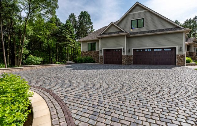 Paver driveway with banded border in St. Charles, IL