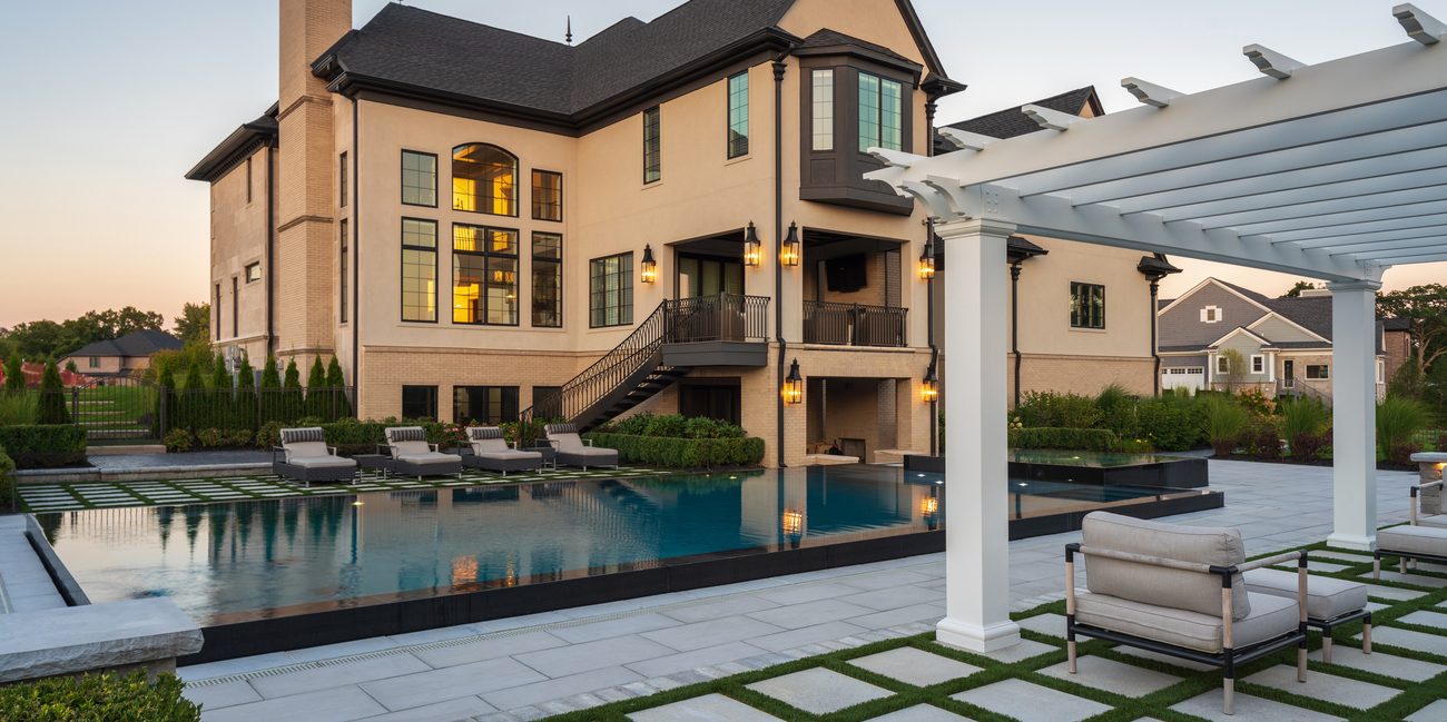 Completed paver patio and outdoor kitchen project in South Barrington