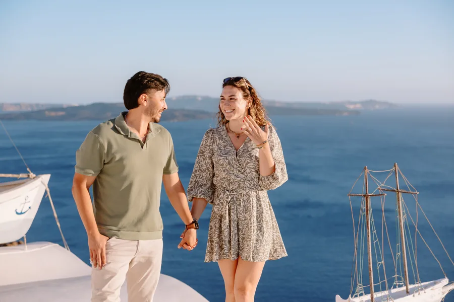 Walking and laughing on the roof, Elise’s hand in Ricardo’s