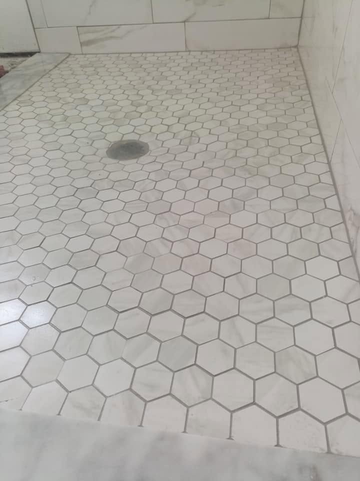 Hex marble mosaic shower floor