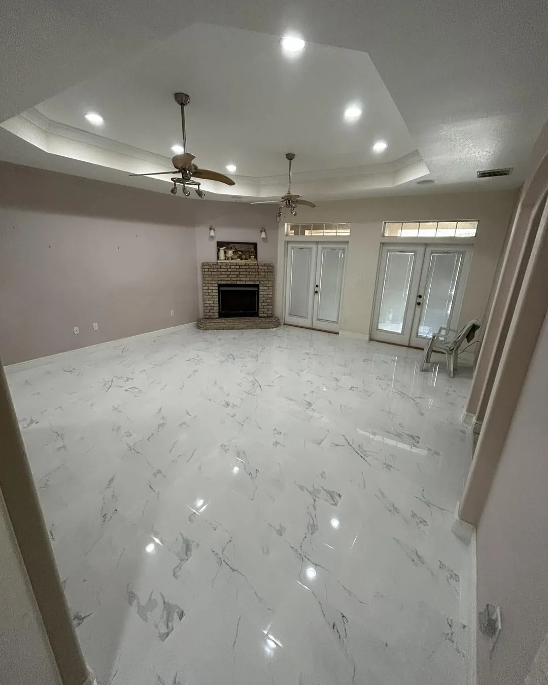 Glossy marble-look living room tile floor