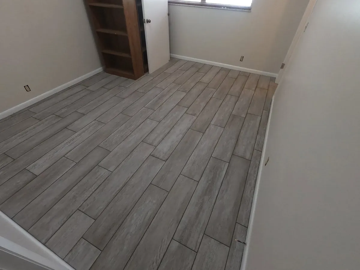 Gray wood-look floor finished room