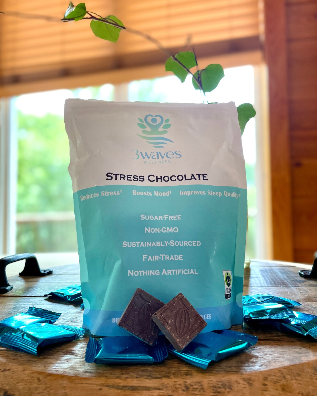 Three Waves Stress Chocolate — individual square in blue wrapper
