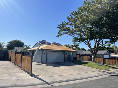 {{ custom_values.service_1 }} in {{custom_values.area_3})