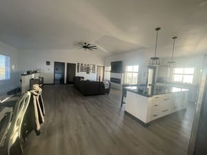 {{ custom_values.service_1 }} in {{custom_values.area_3})