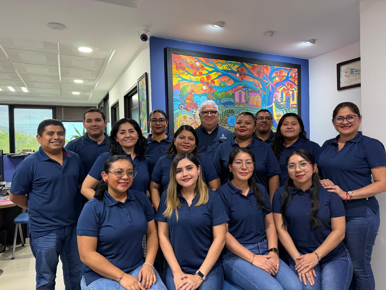 Asesoría profesional y cercana en un entorno de oficina
