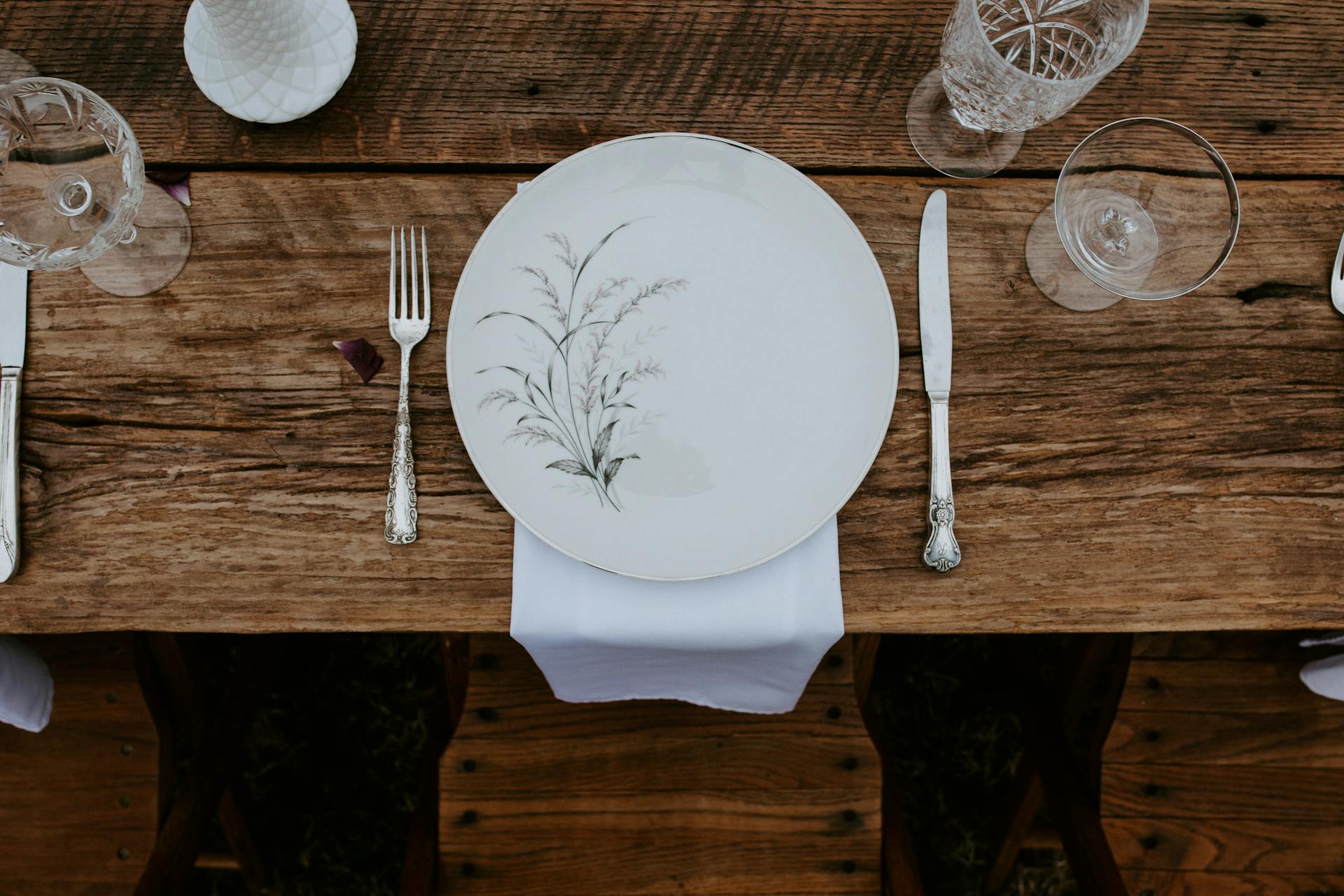 lagos-event-plate-setup