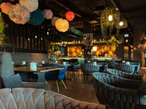 {{ custom_values.service_4 }} in {{custom_values.area_4})