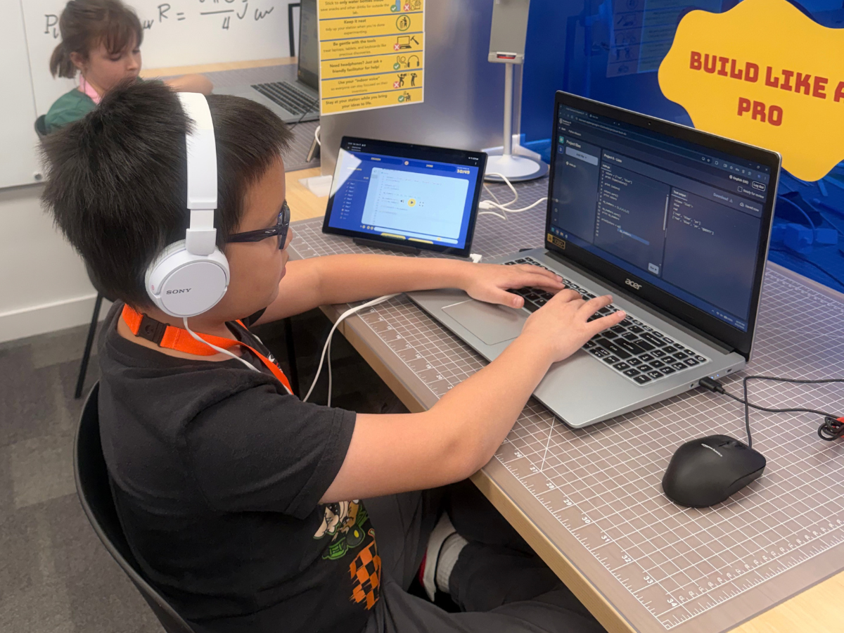 Steamoji Kelowna students coding