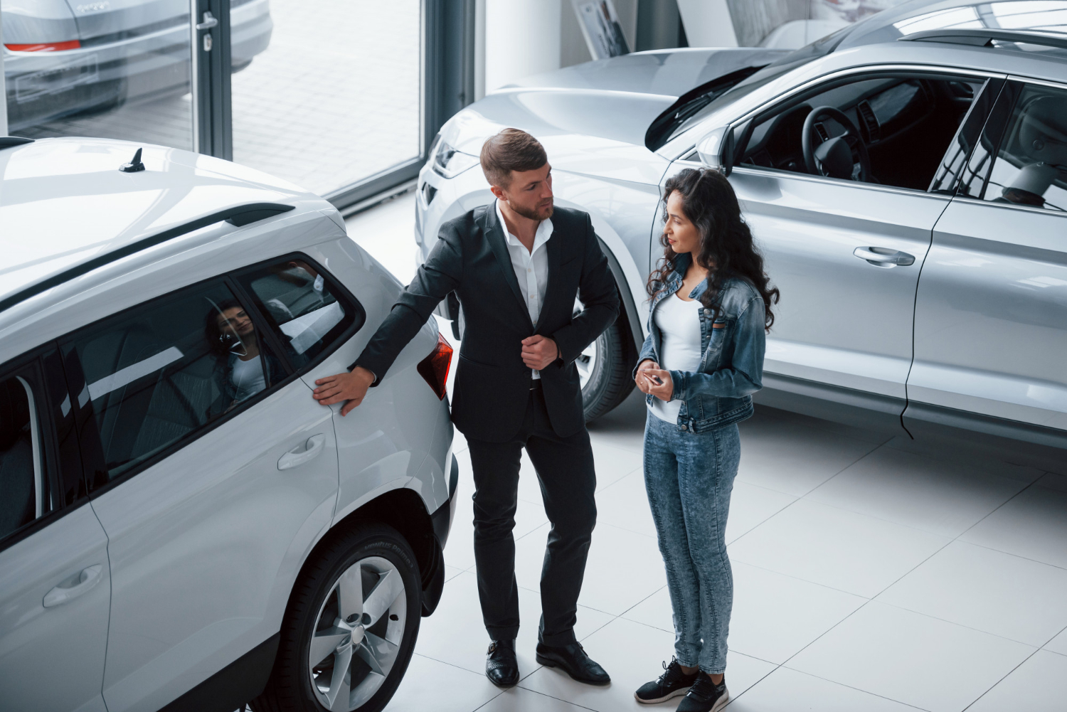 Carelyn Auto Sales service environment