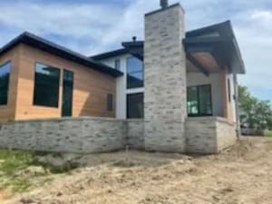 {{ custom_values.service_1 }} in {{custom_values.area_2})