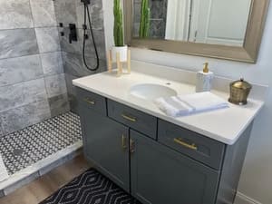 {{ custom_values.service_4 }} in {{custom_values.area_6})