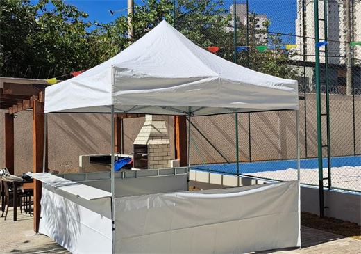 Tenda com balcão para evento externo