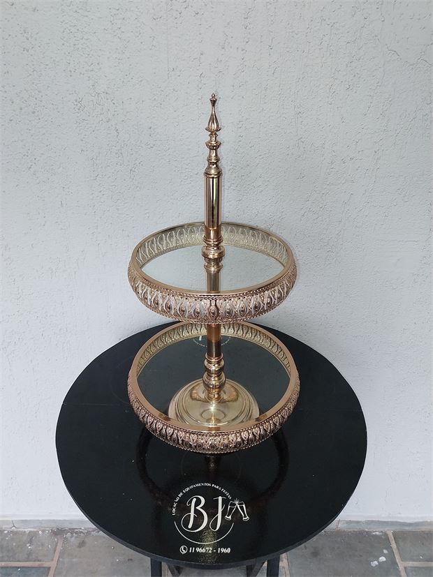 Doceira dourada para doces e bolos