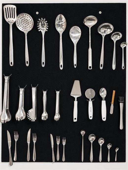 Utensílios e talheres para serviço