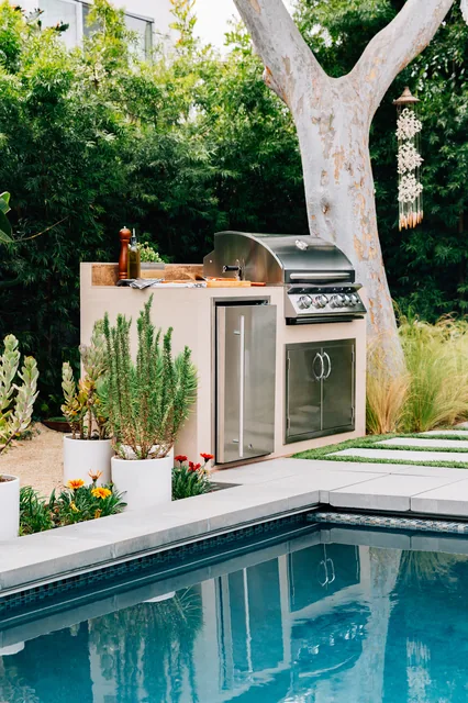 Outdoor kitchen