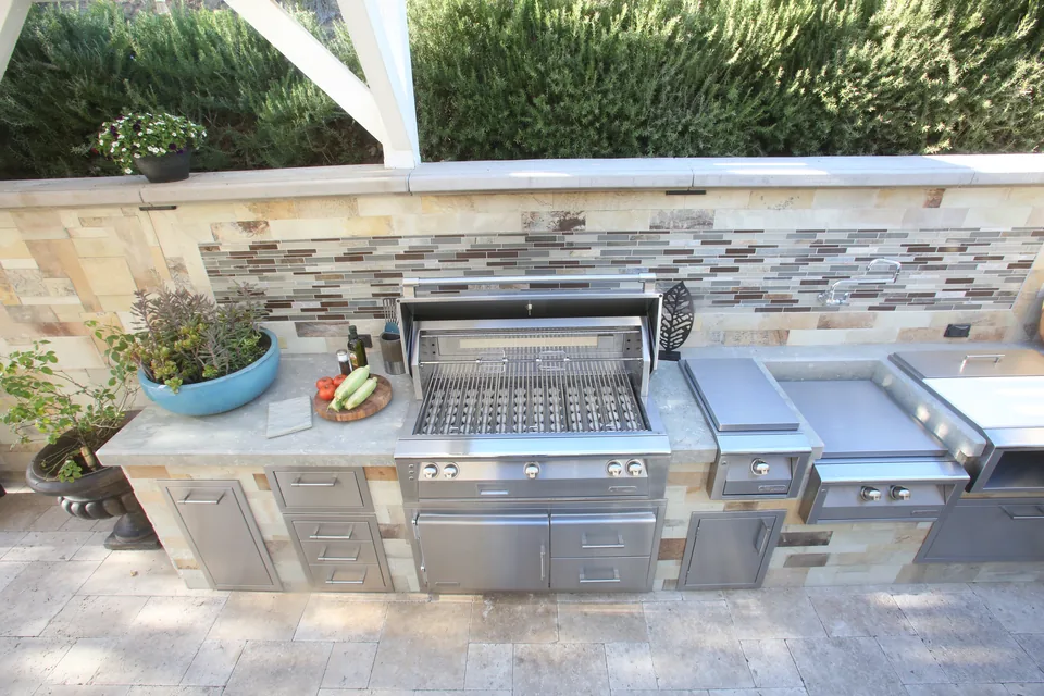 Outdoor kitchen