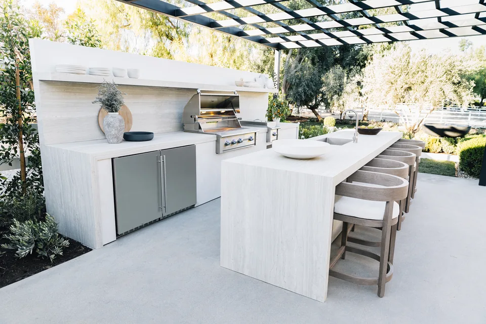 Outdoor kitchen