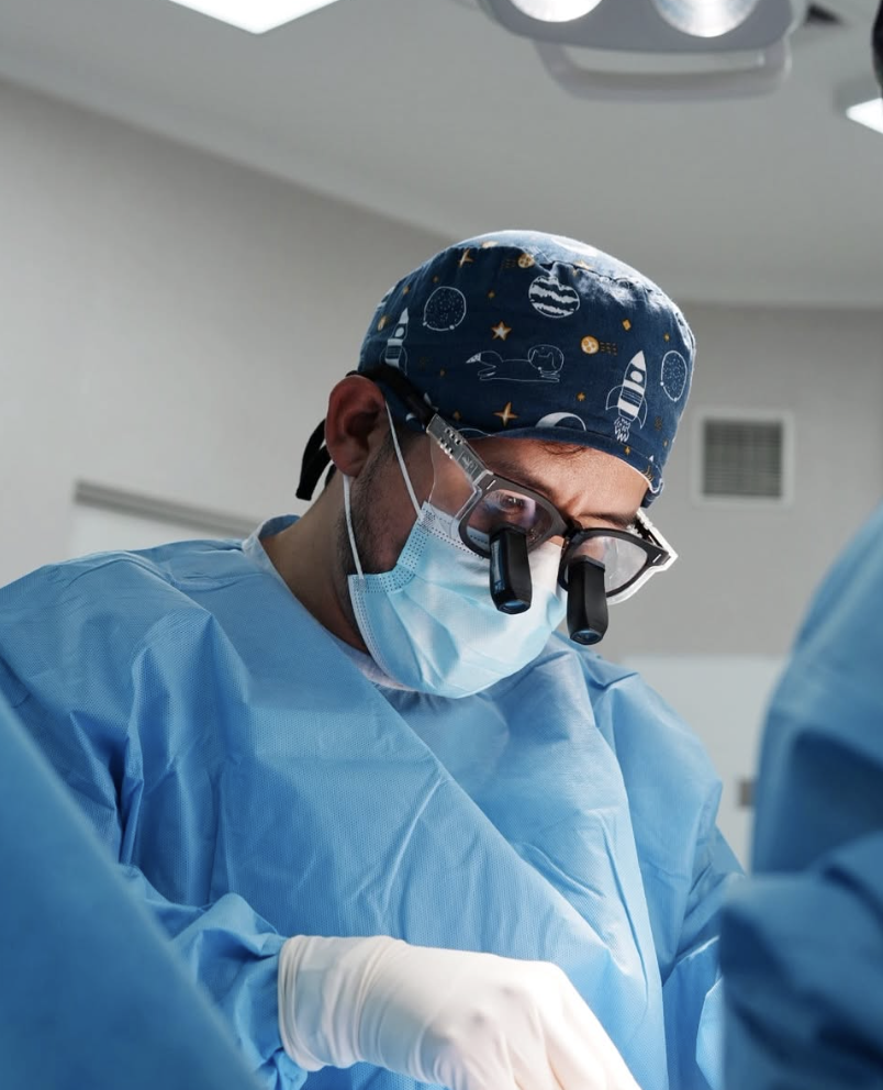 Dr. Nicolas Lespinaase