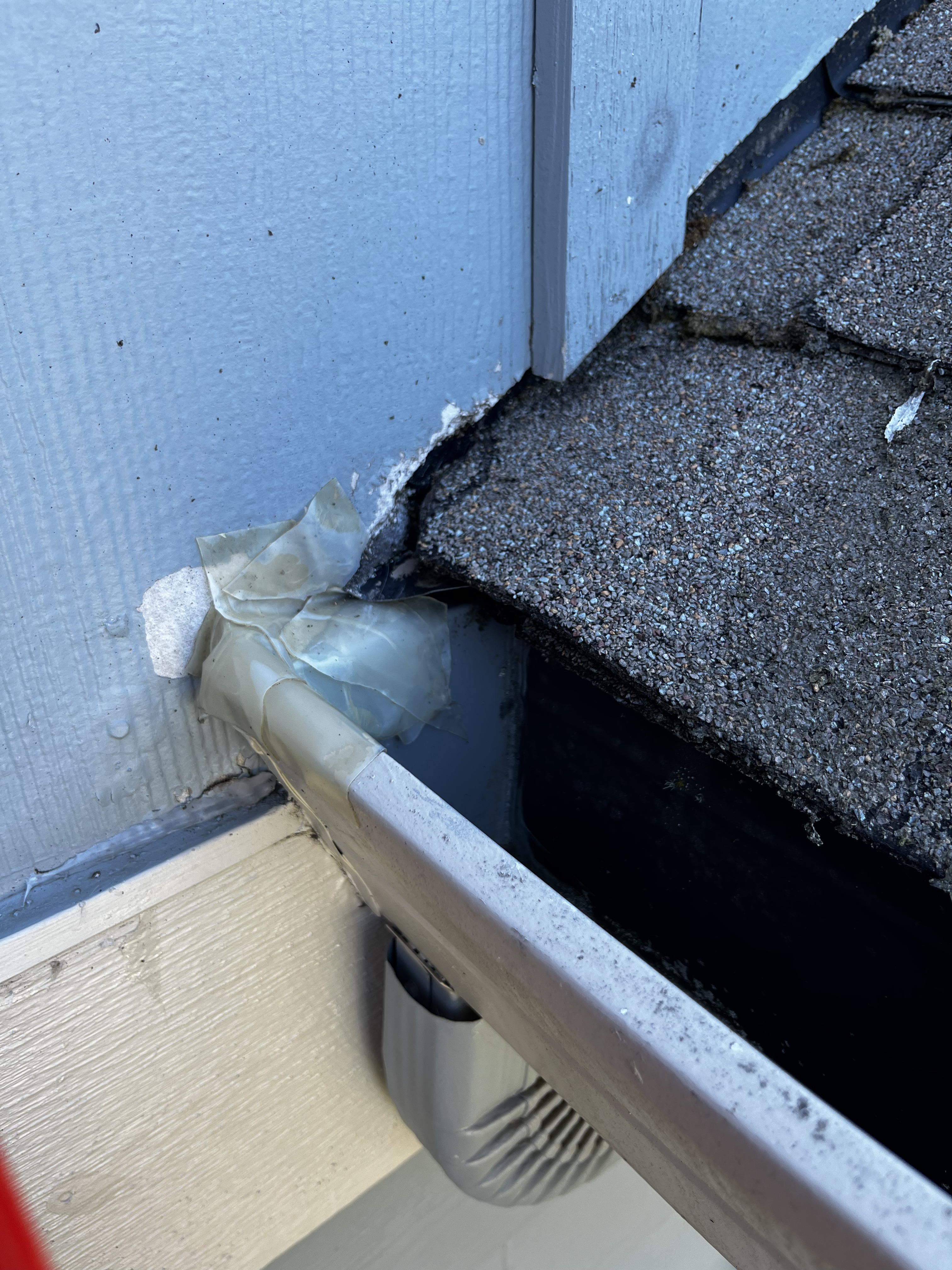 Gutter without kickout