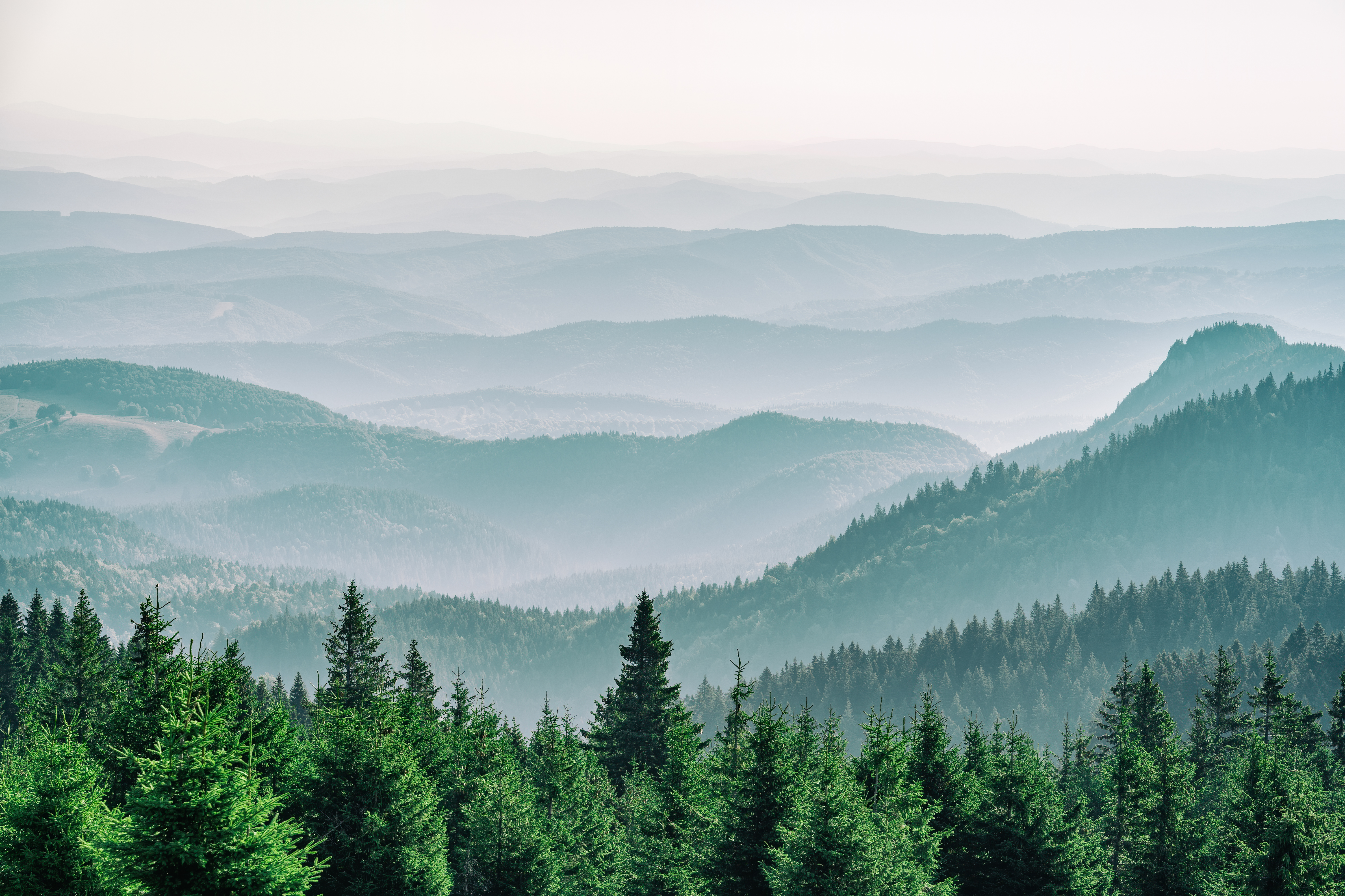 calm view to the horizon across green valley