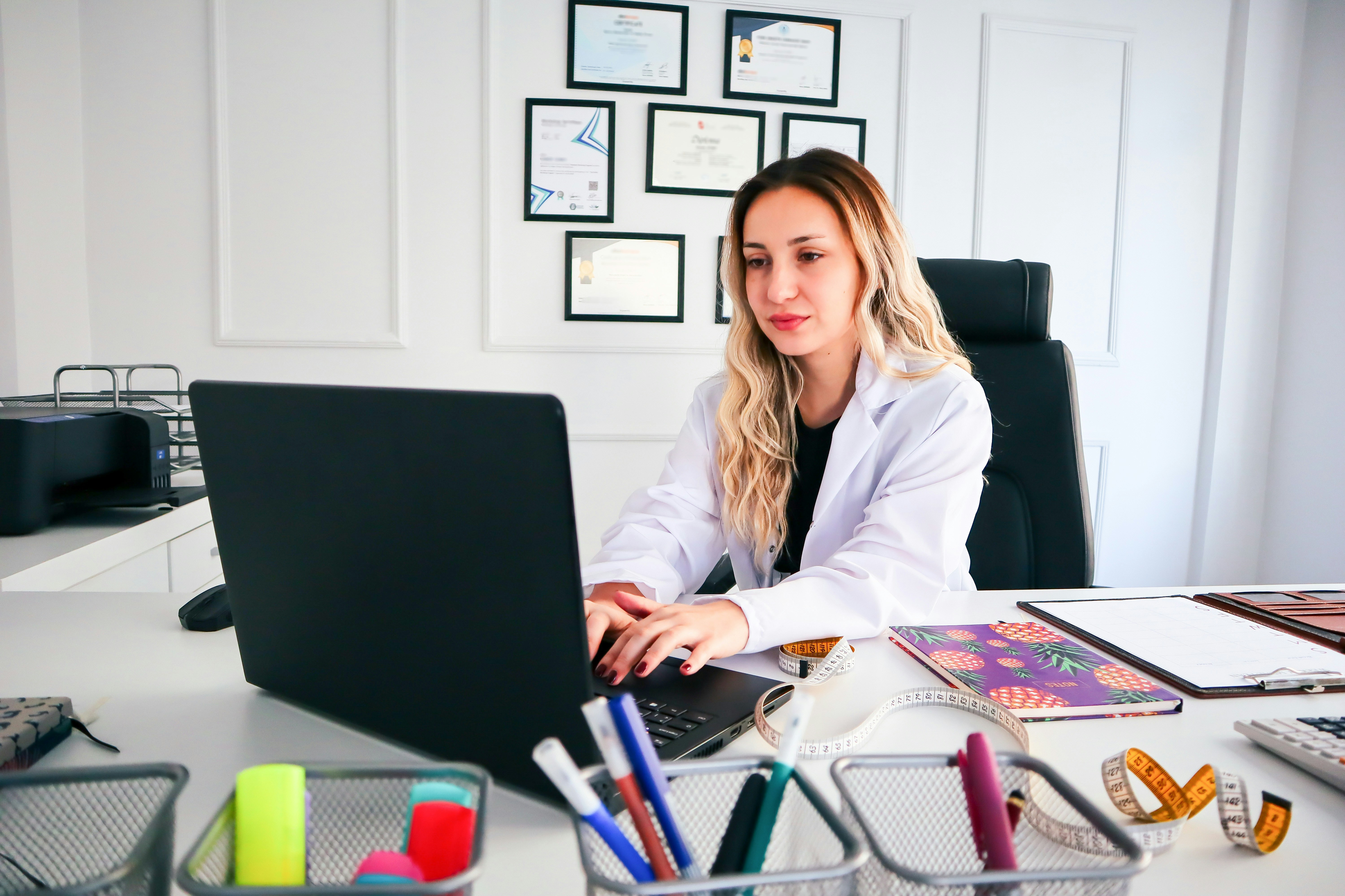 What to Look for in a Cloud-Based EMR for Independent Practices What to Look for in a Cloud-Based EMR for Independent Practices