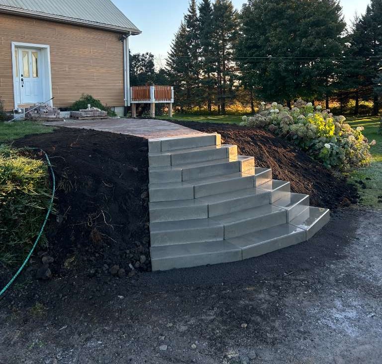 Hardscaping services in Hawkesbury Ontario — Gratto Hardscapes