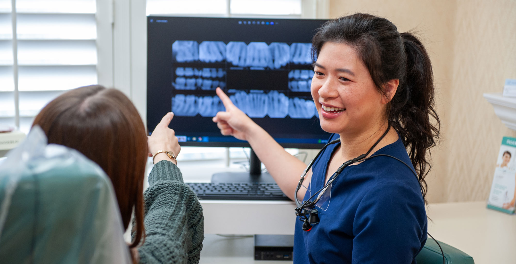Woman with tooth pain