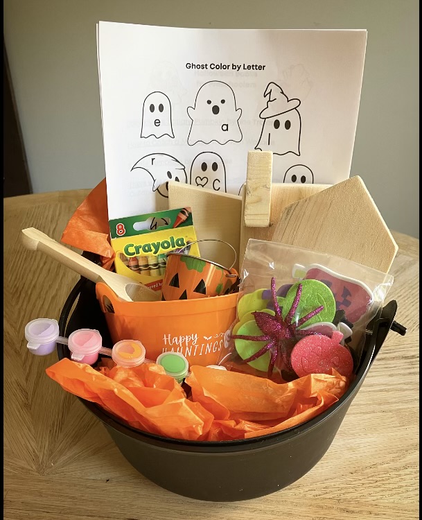 boo-bucket-sensory-play