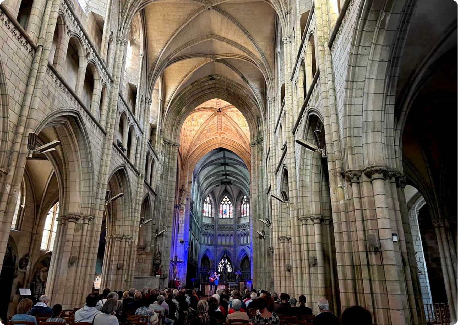 Blog Aude Compose - Eddy Maucourt en concert dans une église