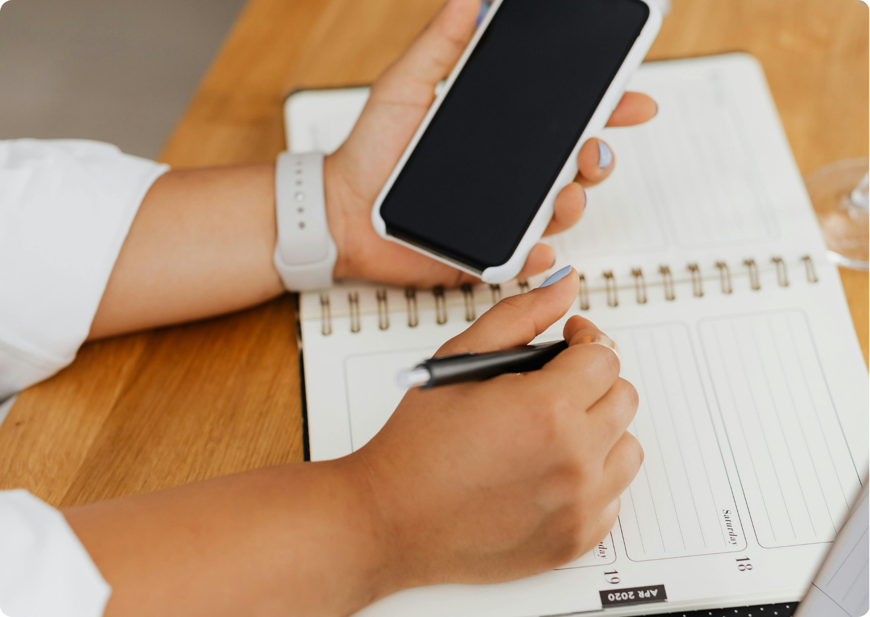 Blog Aude Compose - Mains Smartphone Agenda