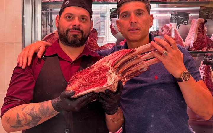 Un carré di costate appena preparato