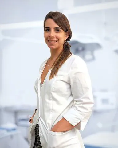 Dra. Paulina Navarrete, cirujana dentista especialista en estética facial en Dermodent