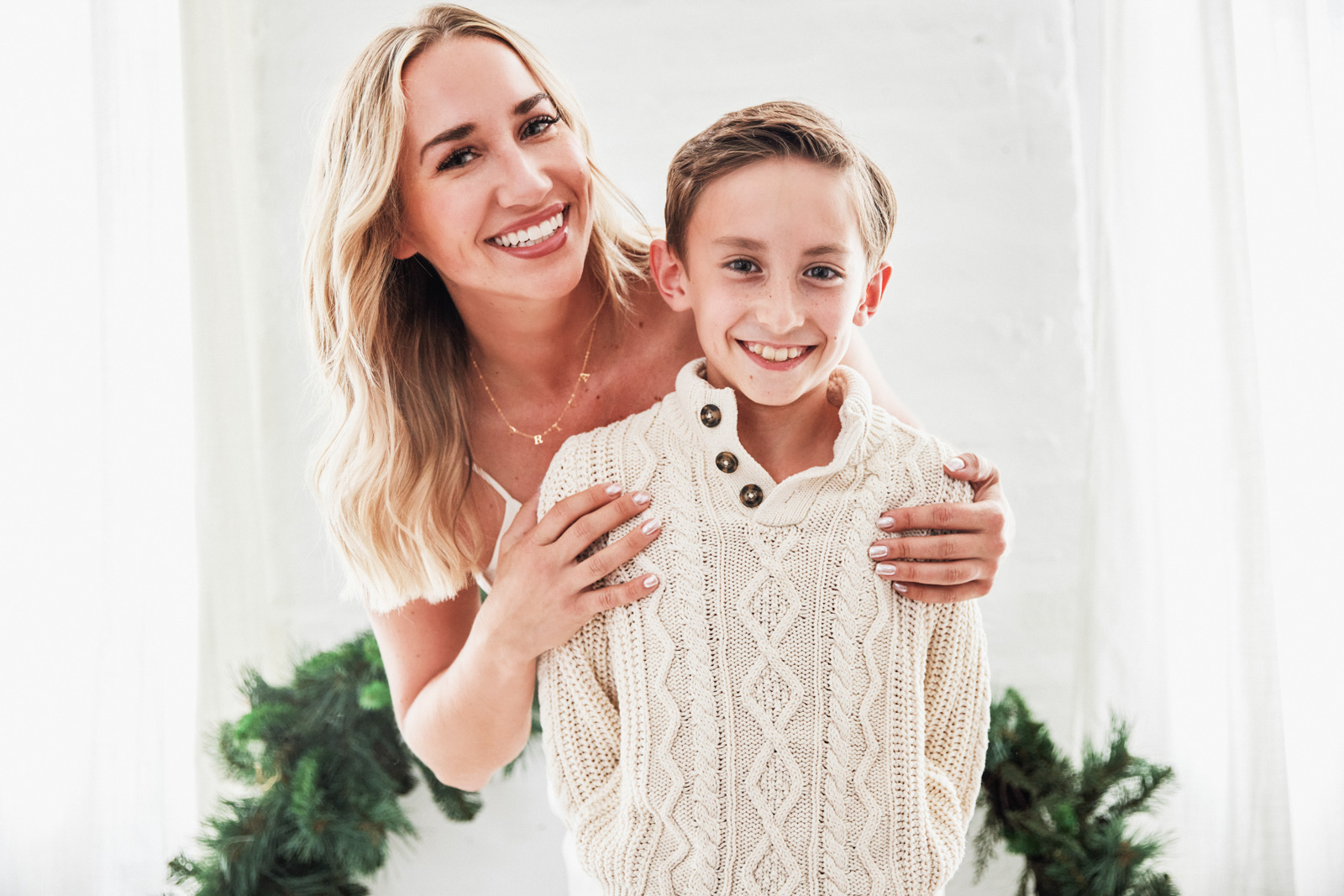 Family Christmas portrait by Ten Little Bluebirds