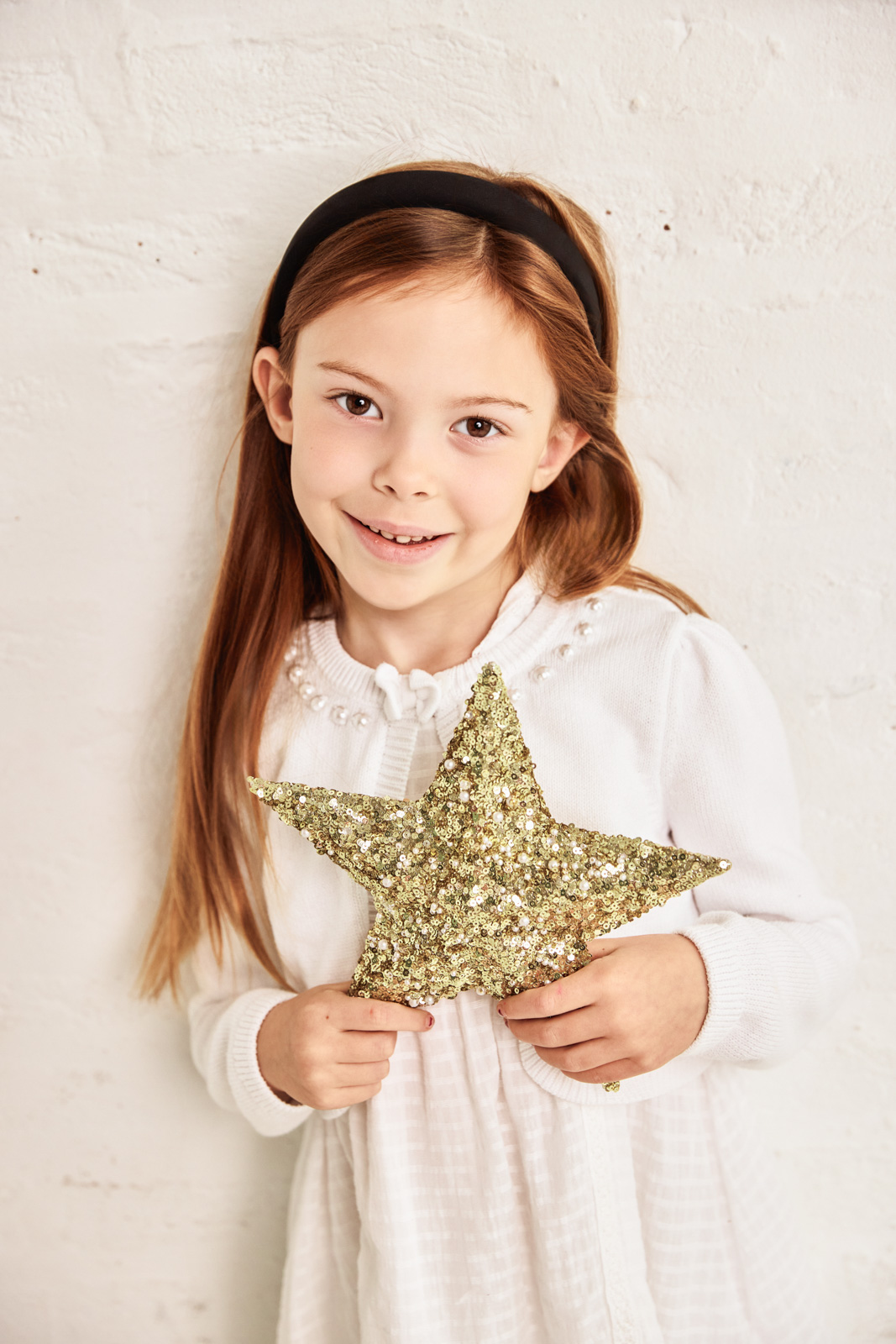 Family Christmas portrait at Studio 25 Naperville