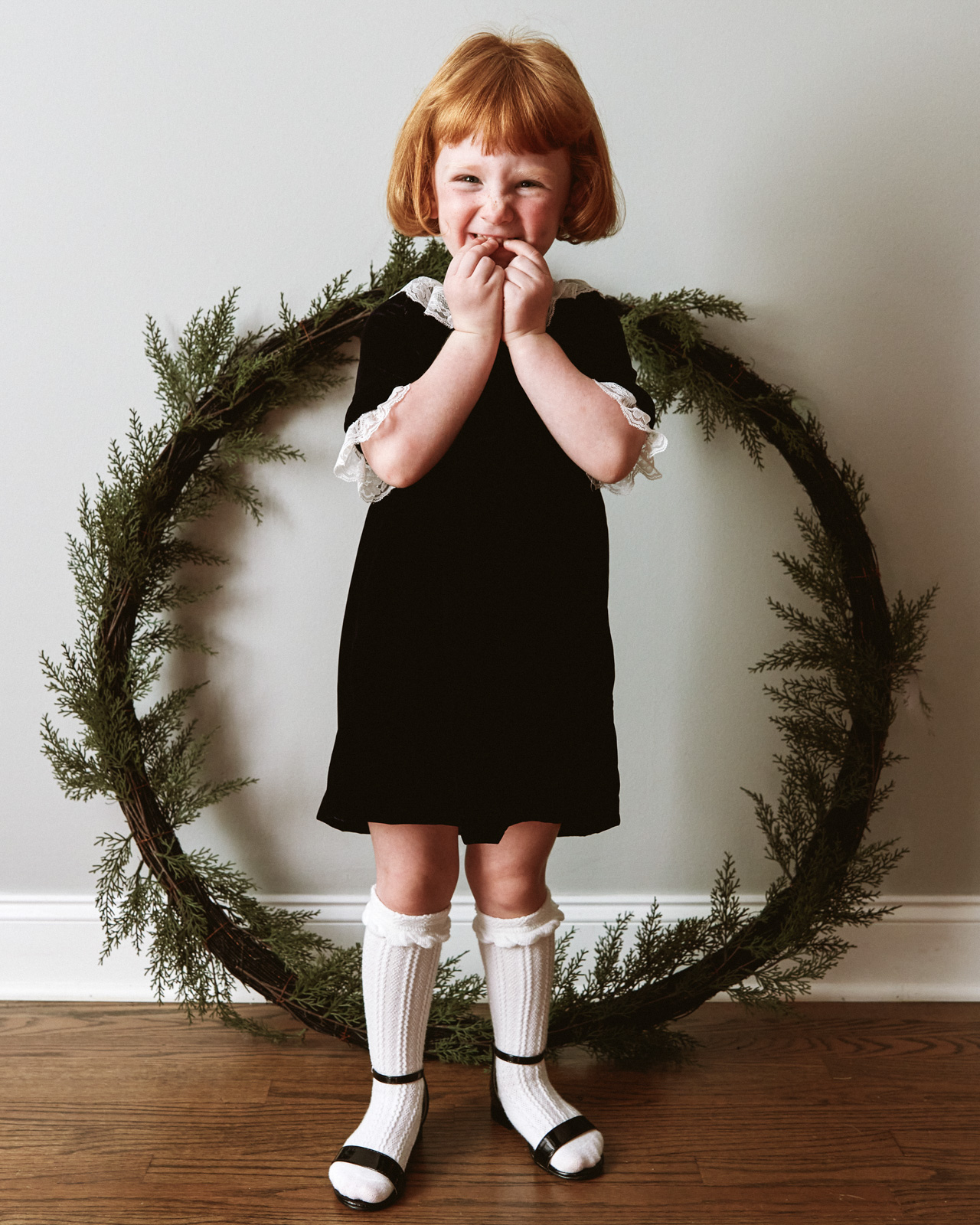 Family Christmas portrait at Studio 25 Naperville