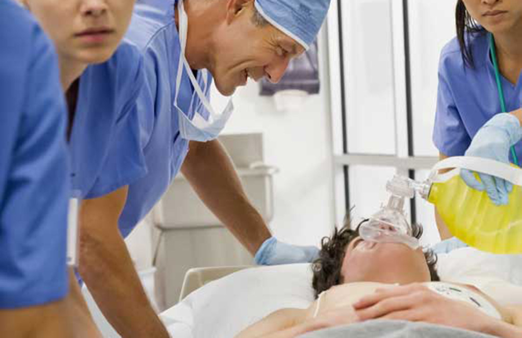 ACLS certification training session