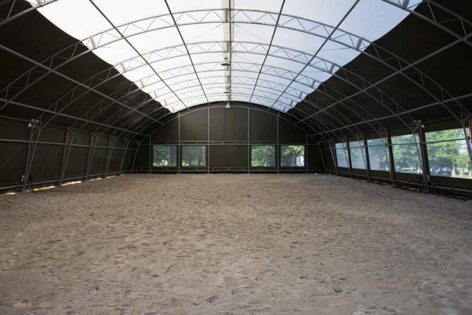 A 20×40 méteres fedett pálya