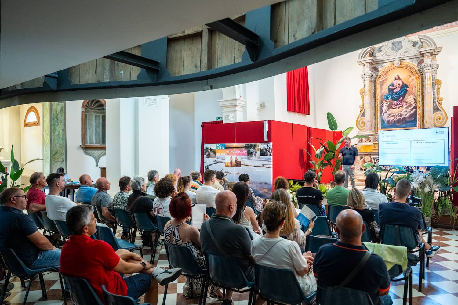 La sala piena della prima Delta Academy