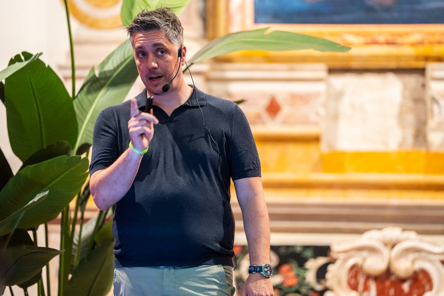Intervento sul palco della Delta Academy