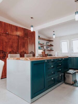 {{ custom_values.service_3 }} in {{custom_values.area_3})