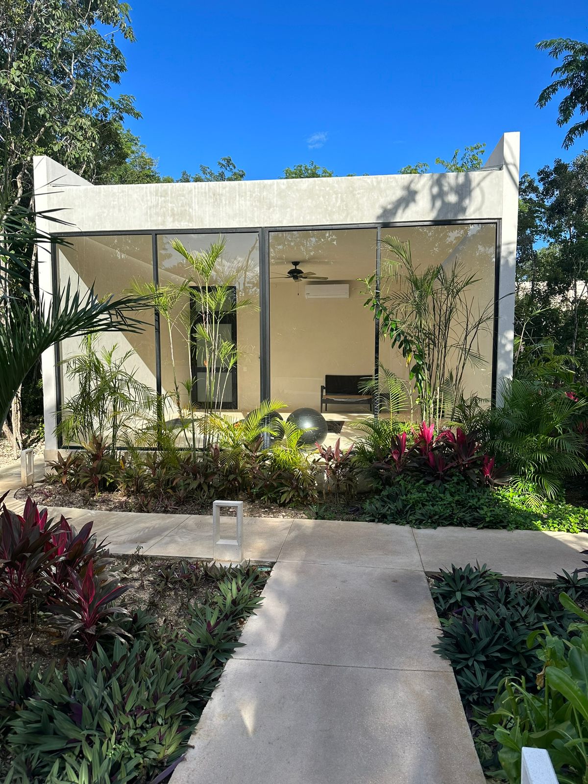 Edena Casa 13 — Exterior