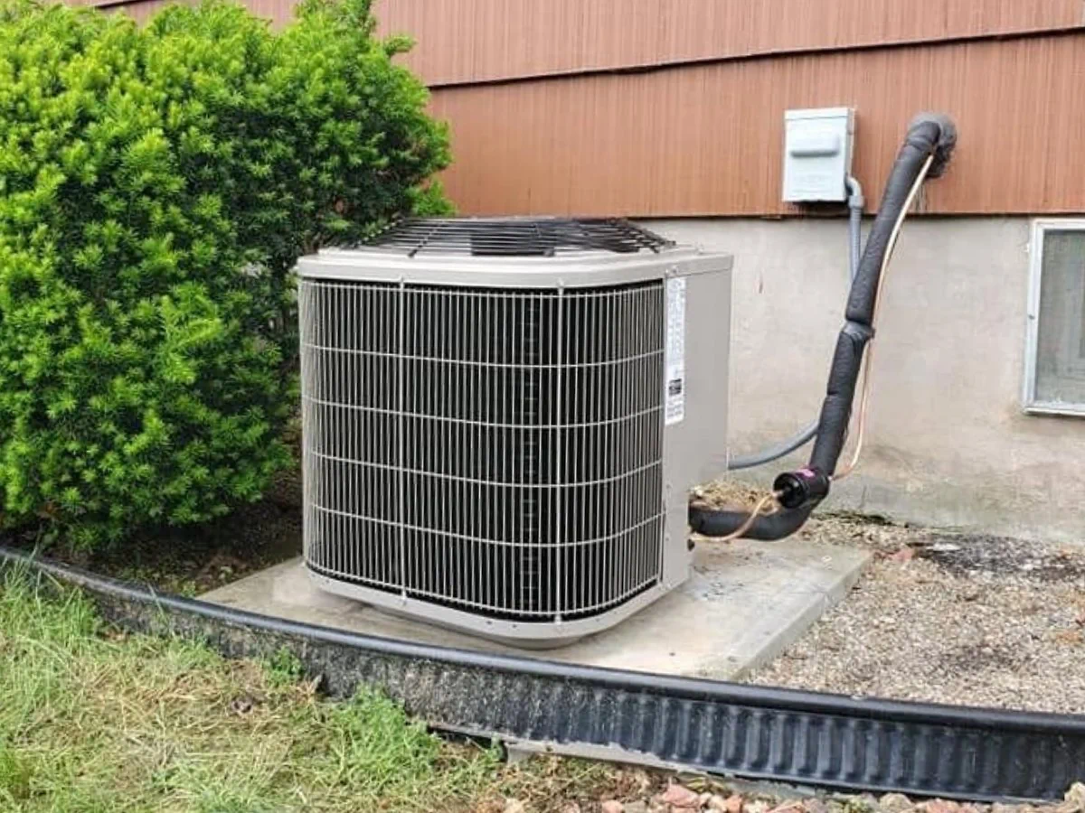 Heating and cooling equipment service photo