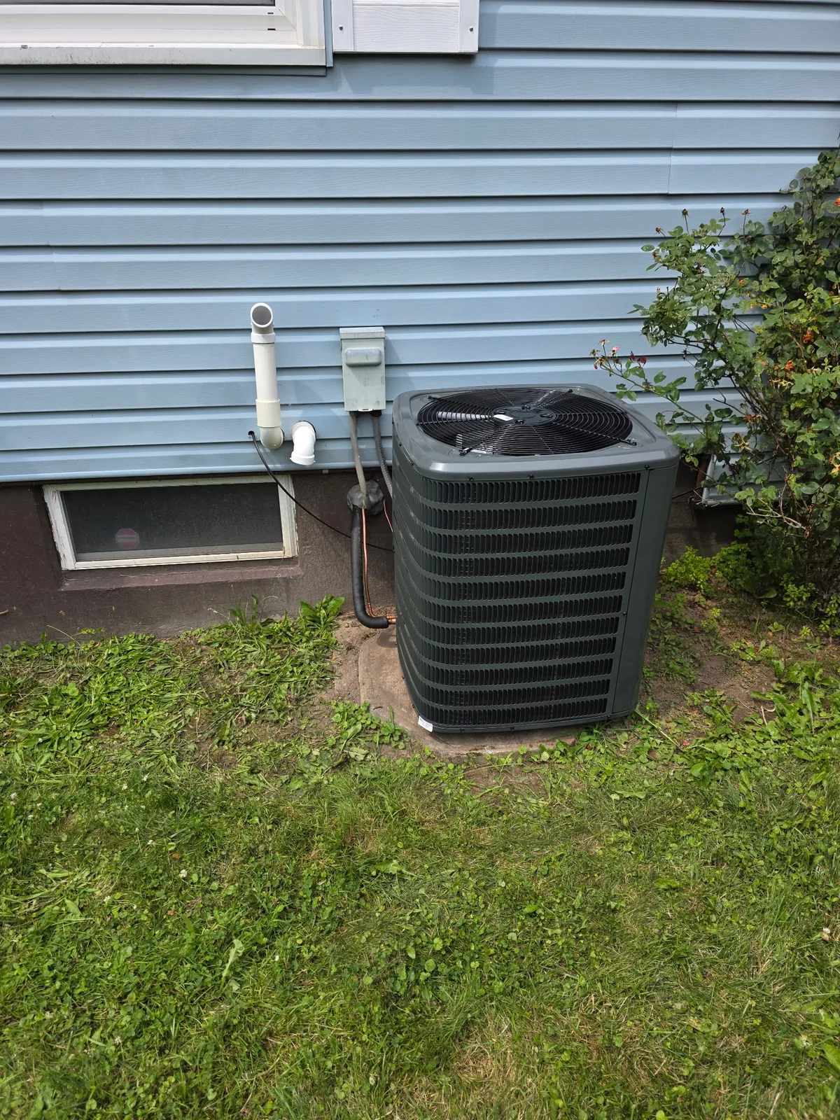 Heating and cooling equipment service photo