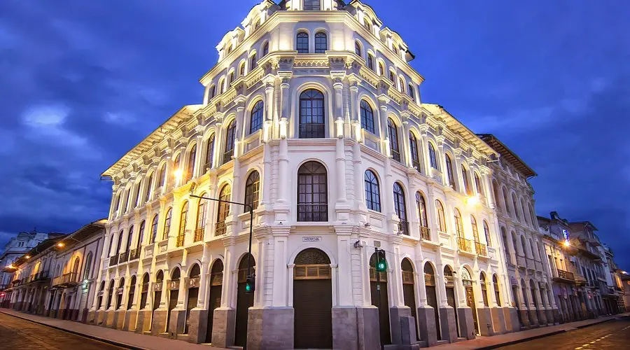 Parc Royal Suites