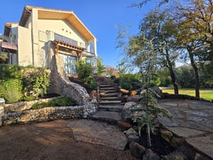 {{ custom_values.service_2 }} in {{custom_values.area_6})