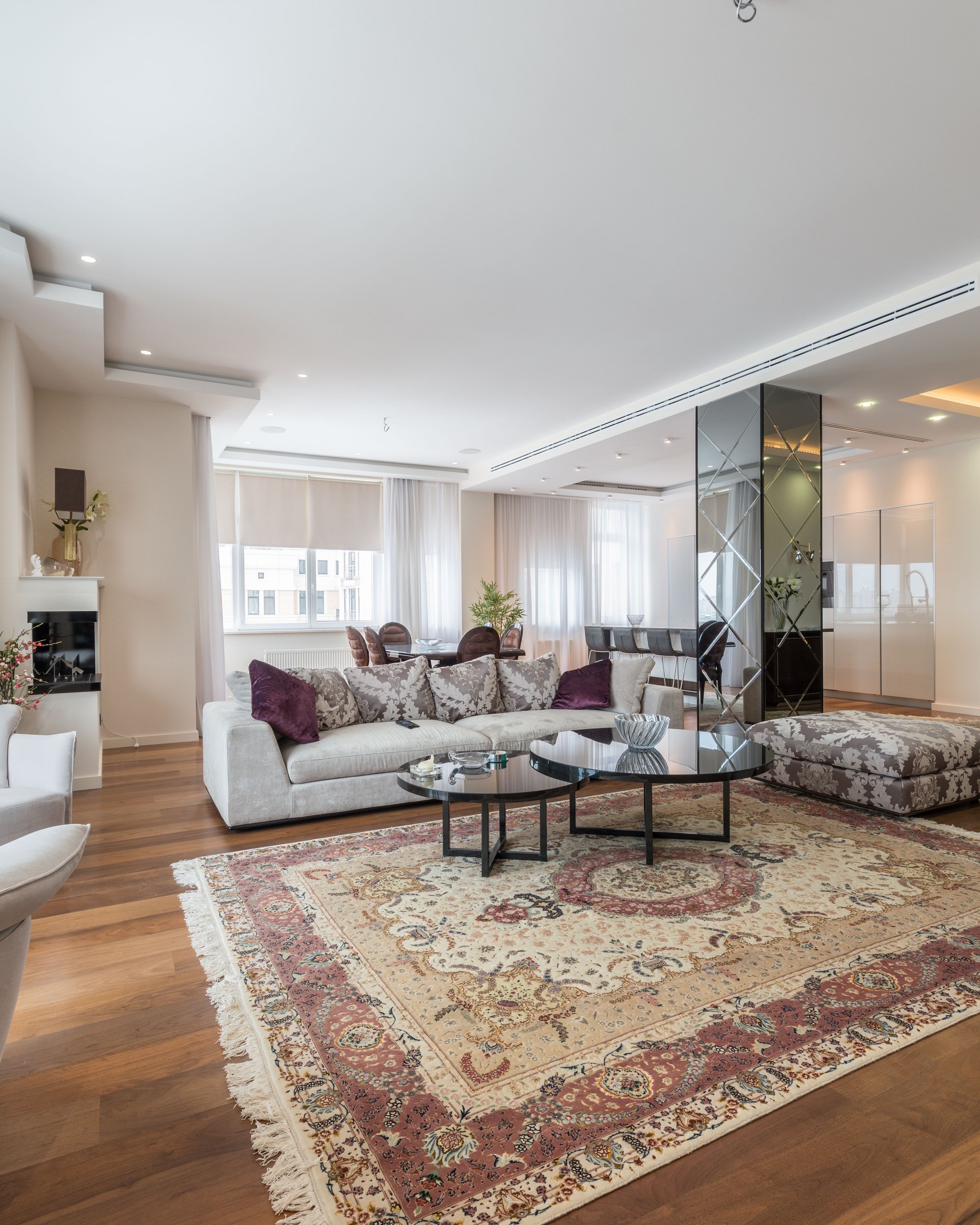 Bright Beverly Hills living room after an Ecoshine PRO eco-friendly cleaning