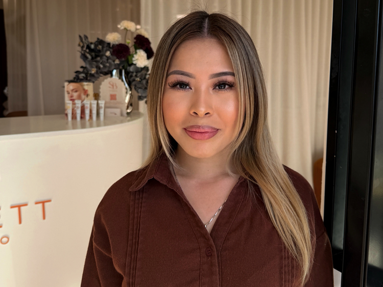 Thuy, Beauty Specialist