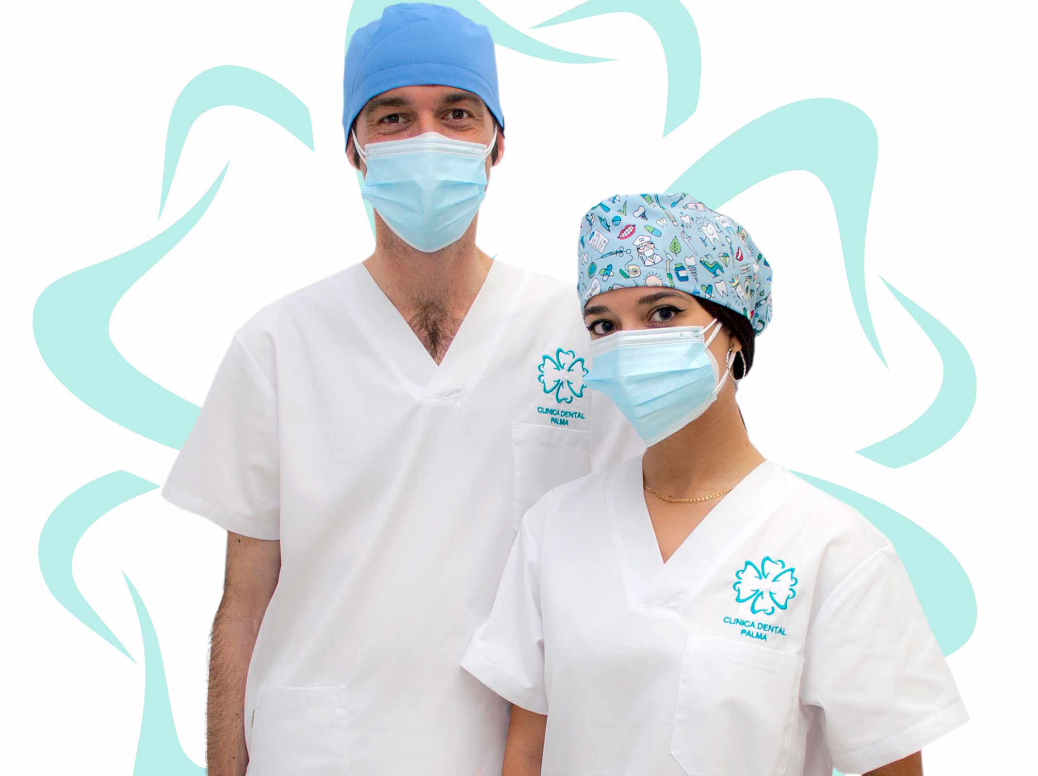 El equipo de Clínica Dental Palma con el uniforme de la clínica