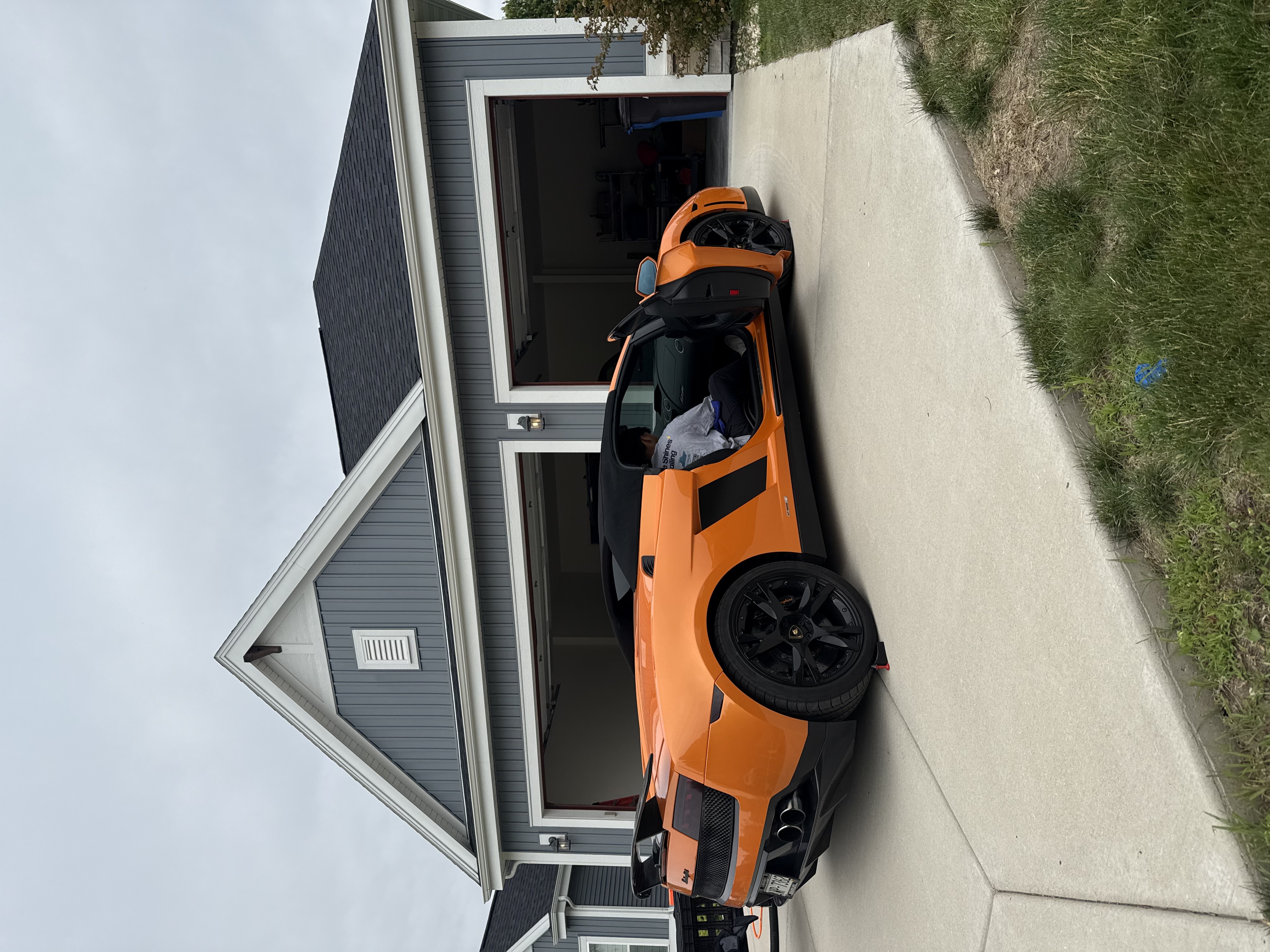Gallardo interior after